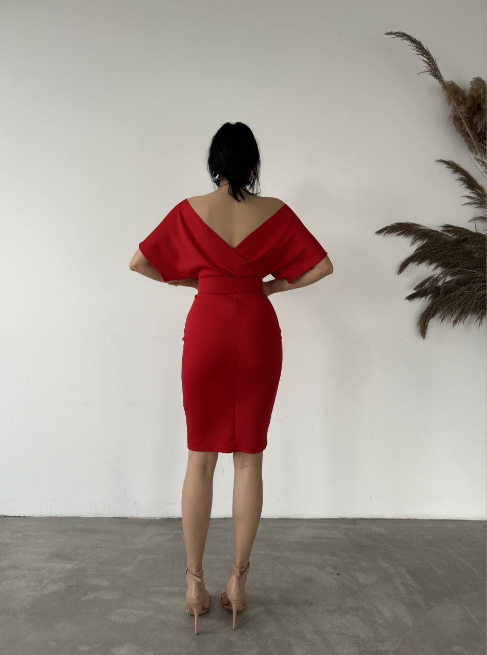 Robe croisée à ceinture - rouge