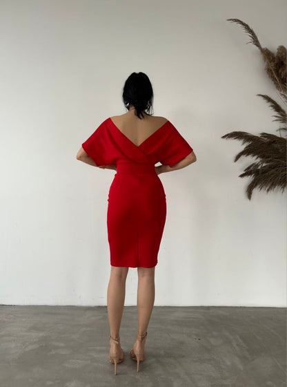 Robe croisée à ceinture - rouge