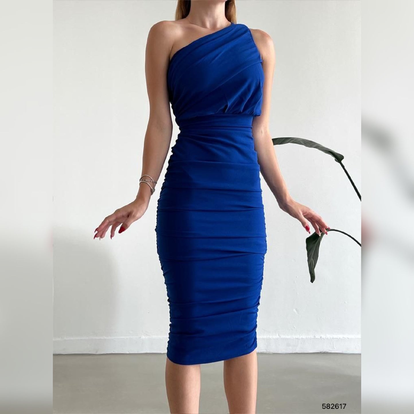 Robe moulante one shoulder - bleu roi